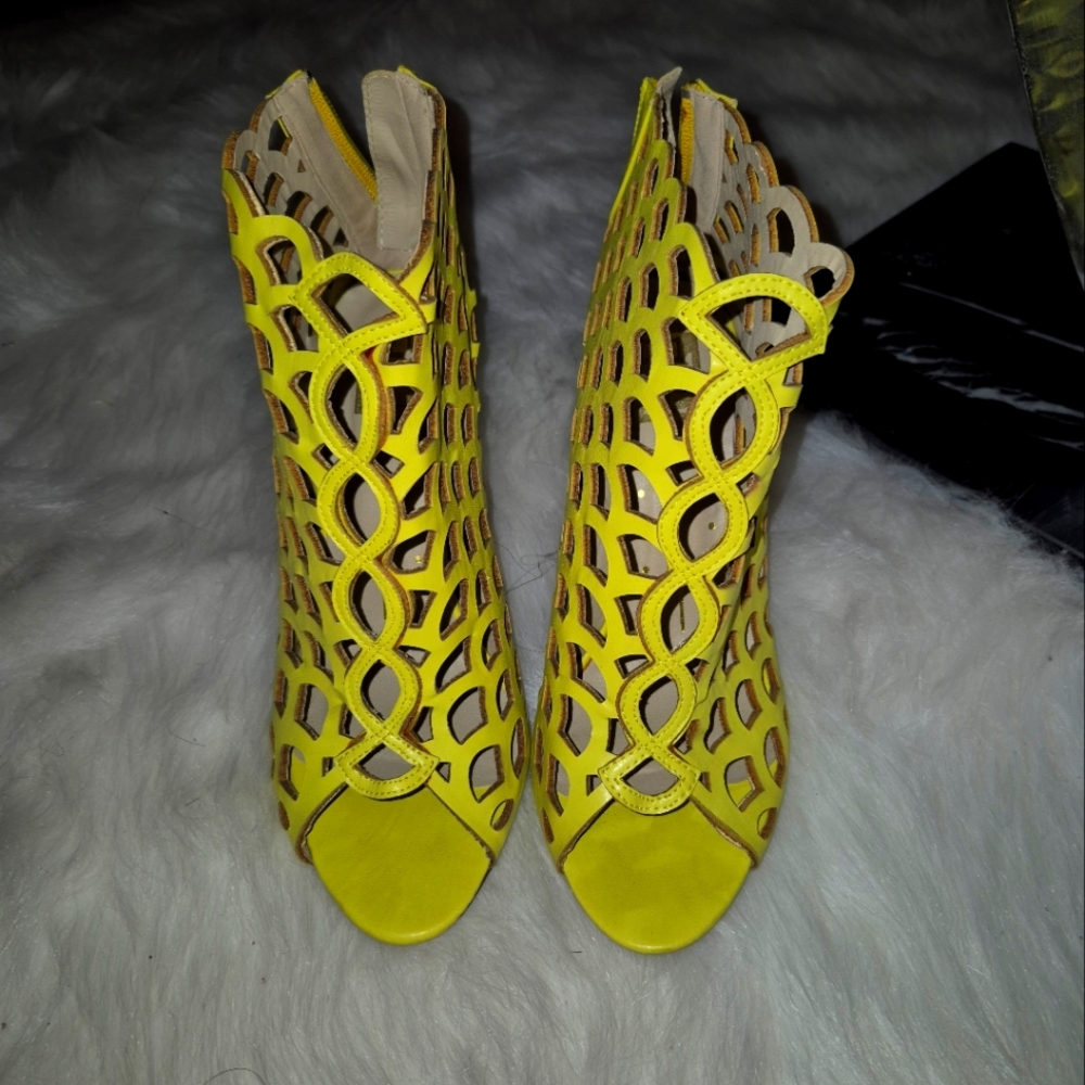 Gently worn super sexy bootie heels
